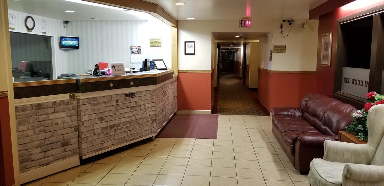 Redwood Motor Inn Brandon Exterior photo